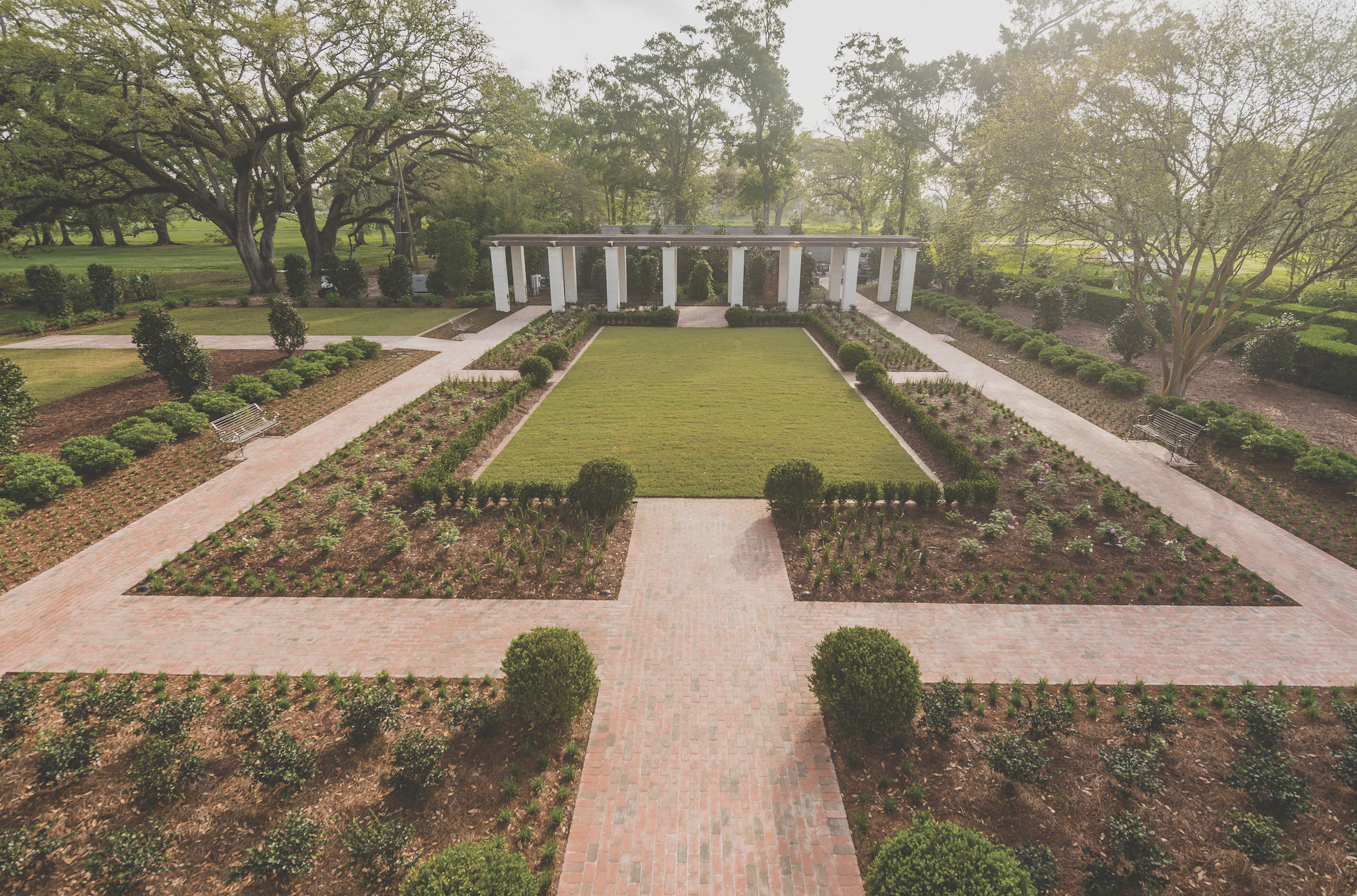 Mullin’s clients range from historic mansions and upscale homes in New Orleans to prominent businesses and organizations likeOak Alley Plantation.