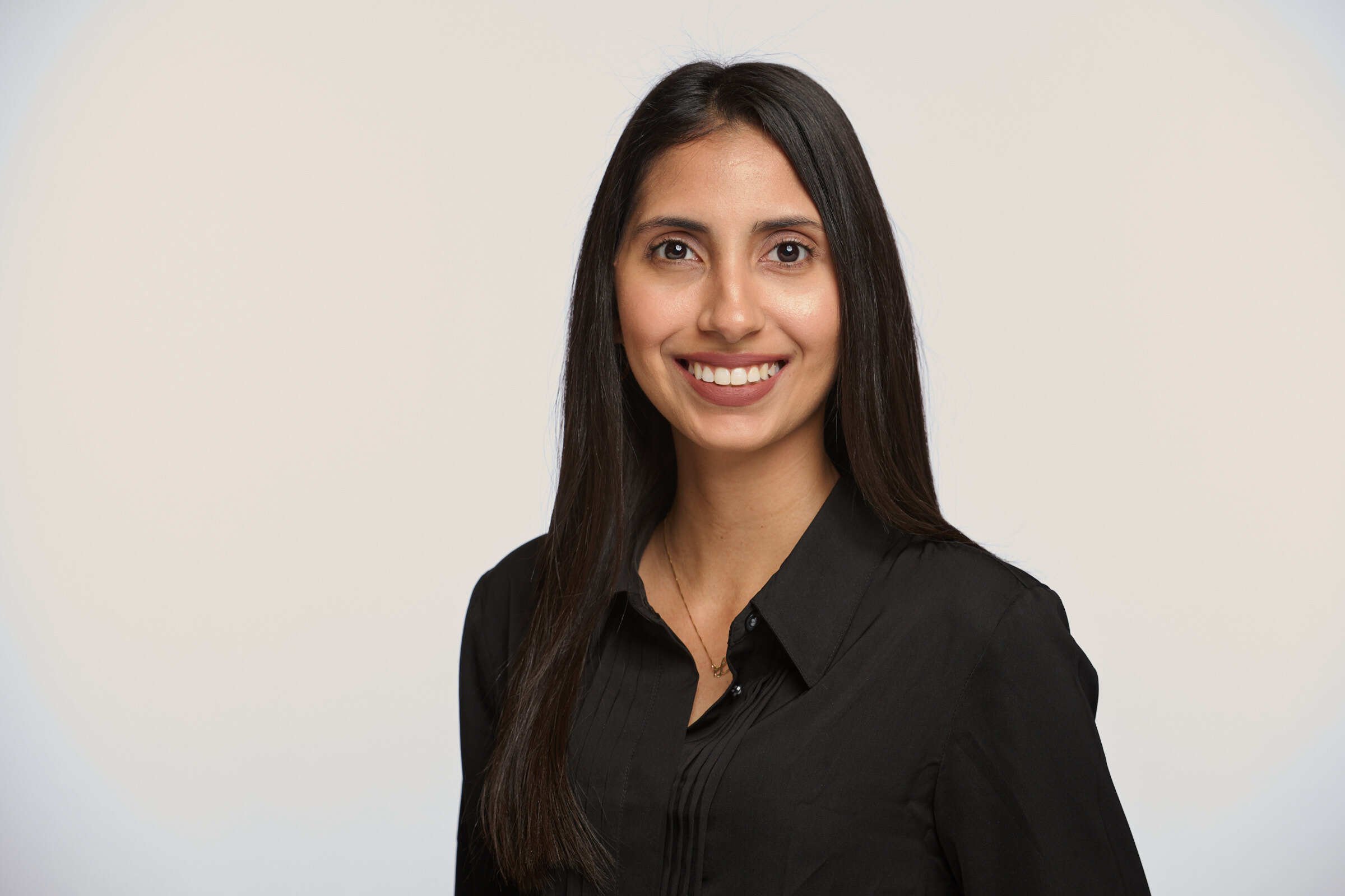 Liany Arvelo Headshot COV26