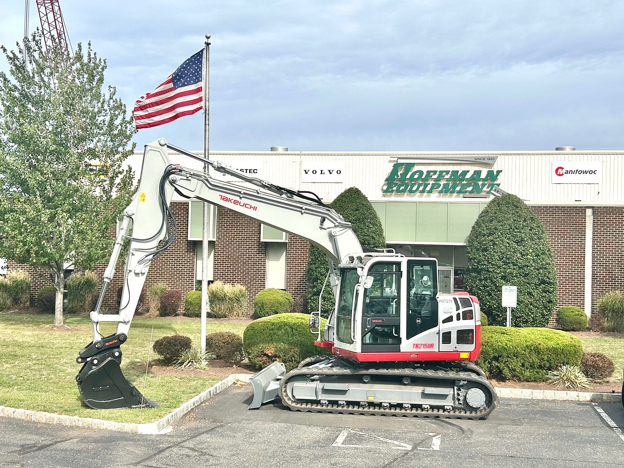 Takeuchi  _ Hoffman equipment  Pic1