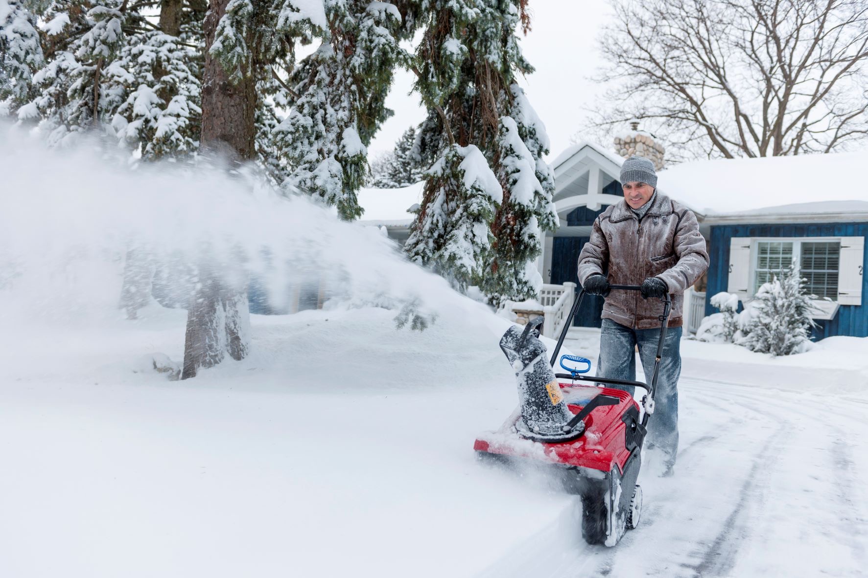 12 QUESTIONS TO ASK BEFORE POWERING UP THE SNOW THROWER